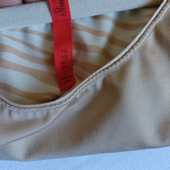 SOLD‼️....SPANX (Tank & Short) - Picture 2 of 7